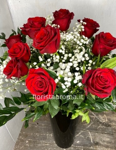 Mazzo di rose rosse a gambo lungo