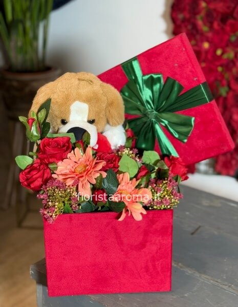 scatola cagnolino e fiori finti